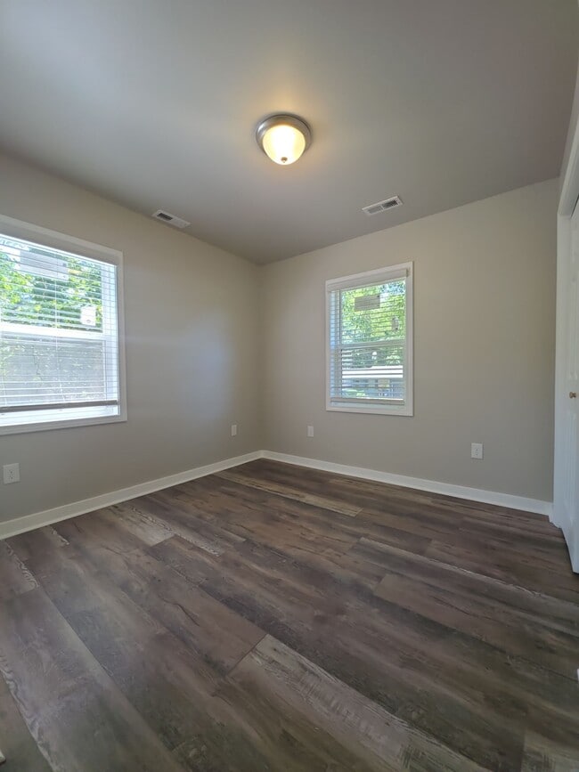 Building Photo - 2706 Pinetree Ln NW