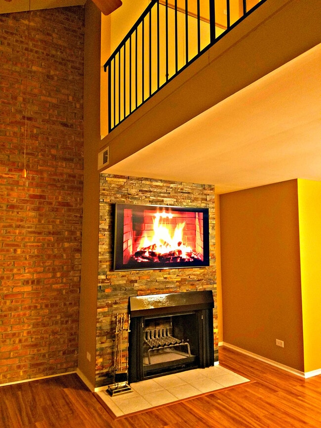 Building Photo - 5955 Meadow Dr
