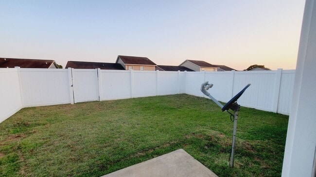 Building Photo - Wakefield Subdivision!!!  One Story Townhome!