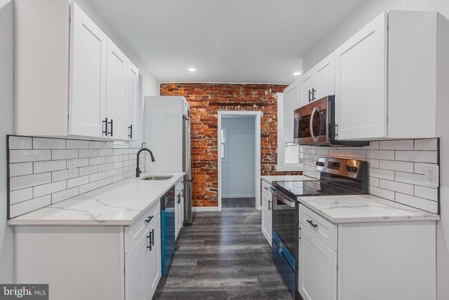 Building Photo - 5511 Willows Ave