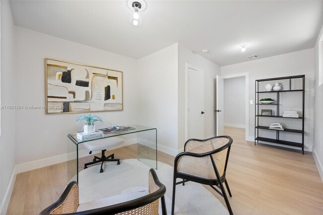 Building Photo - 185 NE 106th St