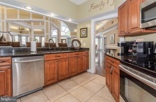 Building Photo - 2134 Commissary Cir