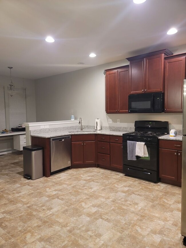 Building Photo - 3 bedroom 2 1/2 bath Townhouse in Bayberry