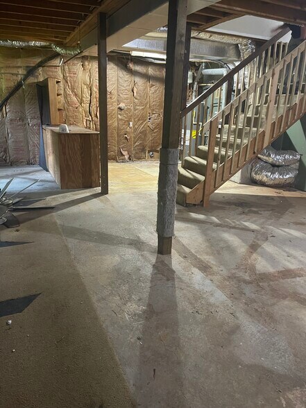 Building Photo - 520 Freestone Dr