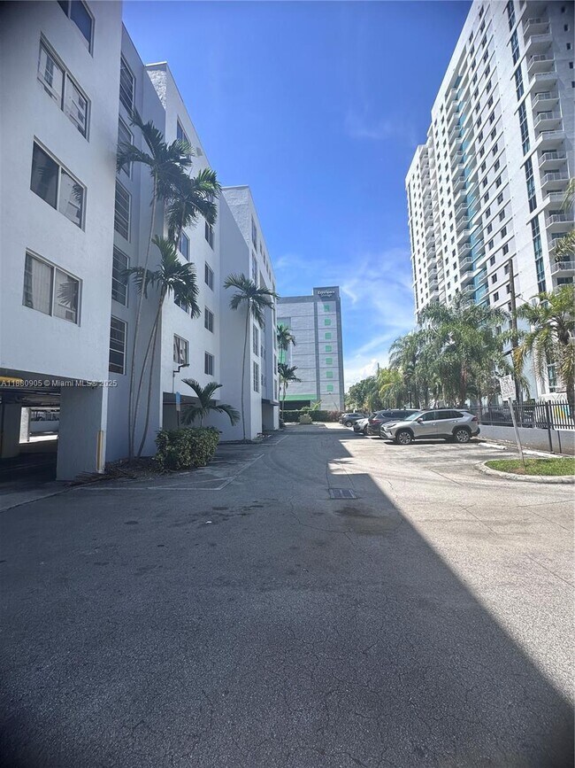 Building Photo - 210 SW 11th St