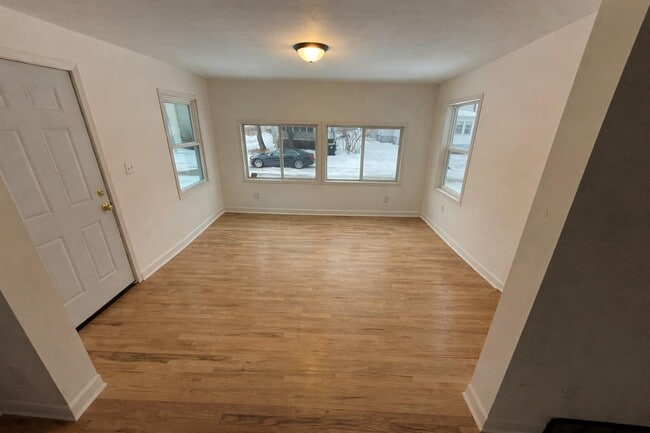 Building Photo - 810 4th St