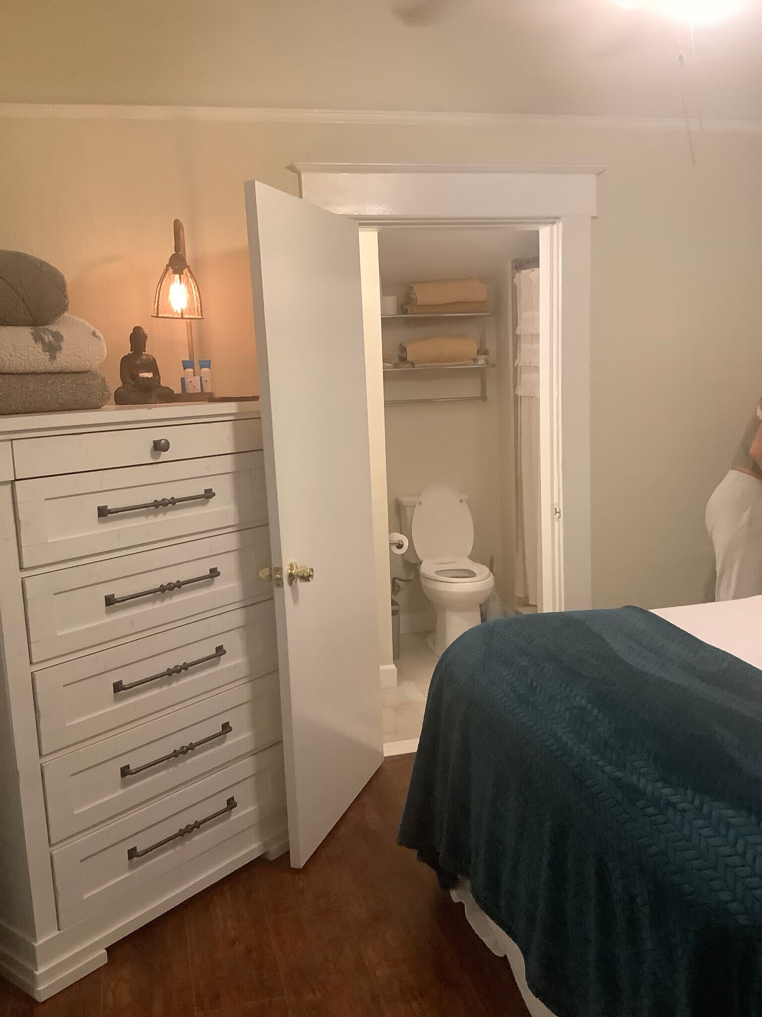 Building Photo - 132 8th Ave N