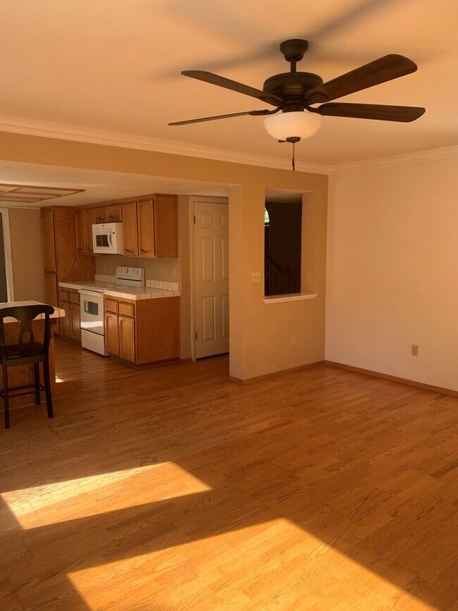 Building Photo - 5828 Laguna Vale Way