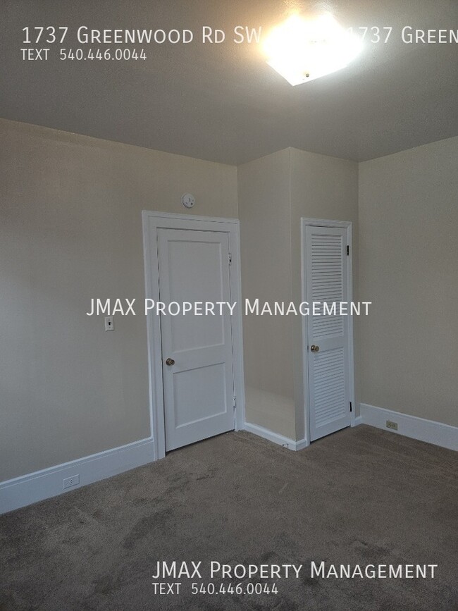 Building Photo - This property has a no security deposit op...