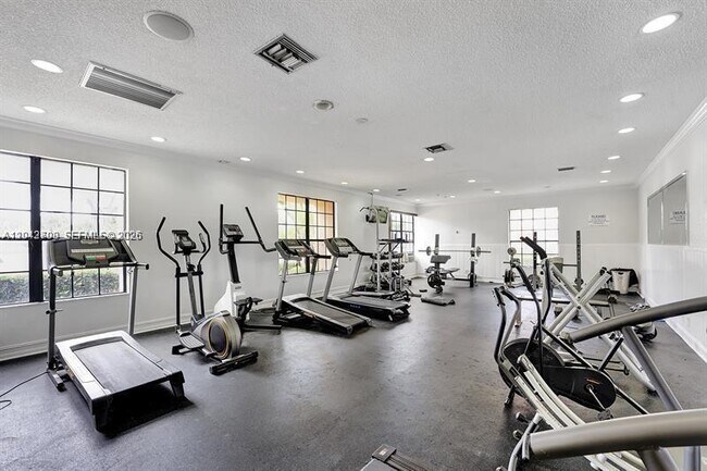 Building Photo - 5641 Riverside Dr