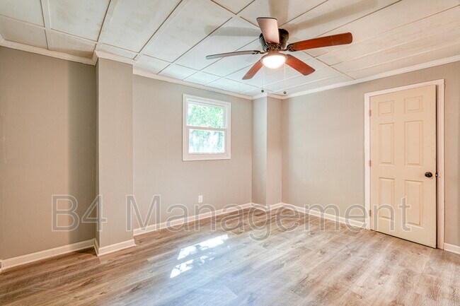 Building Photo - 168 Cherokee Cir