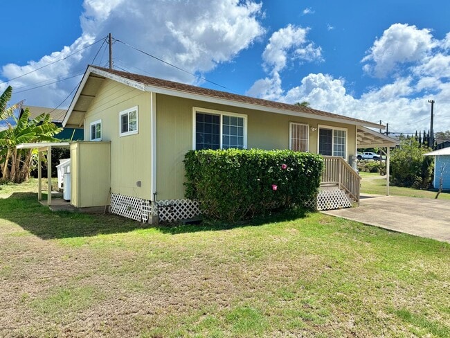 Building Photo - 2 Bedroom / 1 Bathroom Cottage in Pukalani!