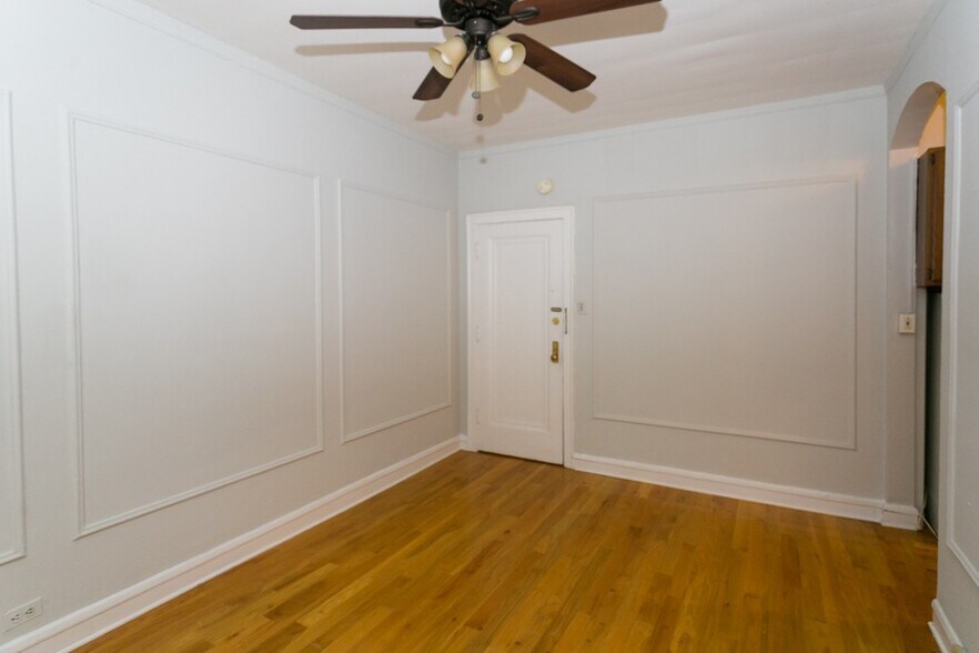 Building Photo - 2825 N Burling St