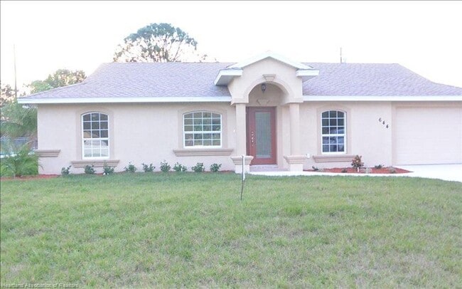 Building Photo - Three Bedroom-Two Bath-Single Family home-...