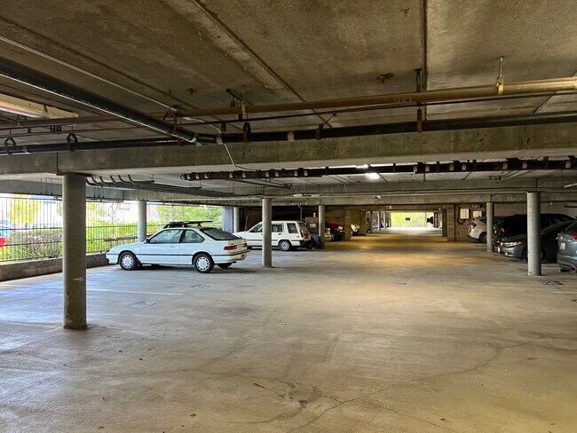Secure garage - 5320 Diamond Heights Blvd