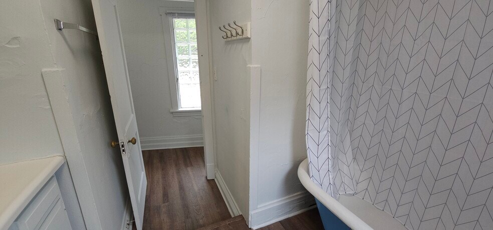 Bath door - 2370 Eldridge St