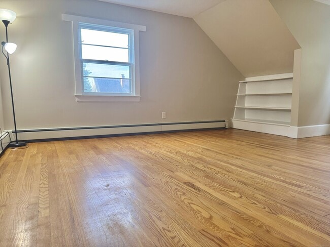 Building Photo - 160 Wolcott St