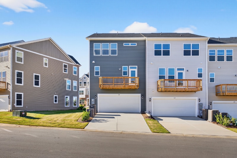 Building Photo - 331 Chesapeake Cmns St