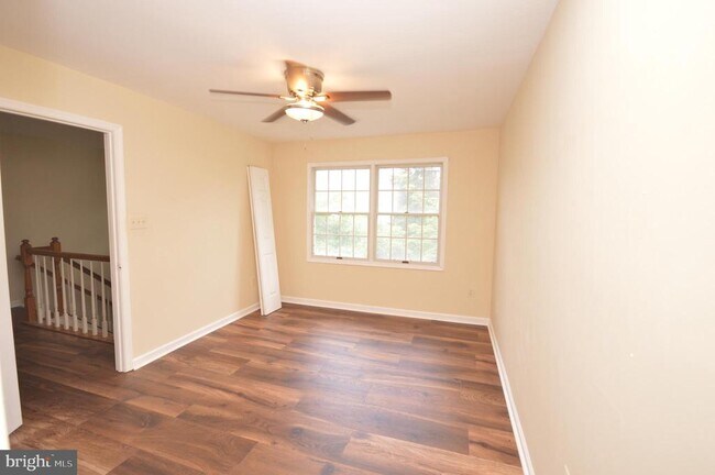 Building Photo - 112 W Park Dr