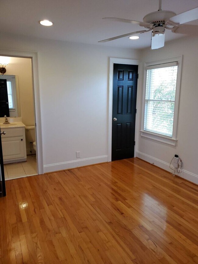 Building Photo - Spacious home in the Augusta Road Community - Lawn care included!