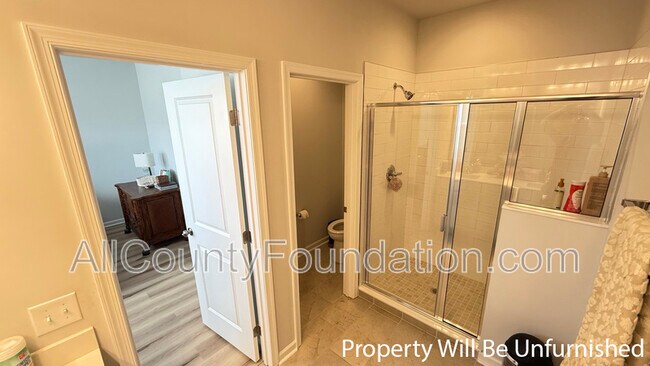 Building Photo - 612 Southview Ln