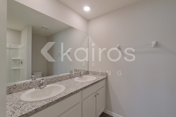 Building Photo - 8633 SW 43rd Ter