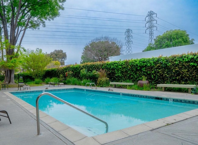 Building Photo - Charming 2 Bed, 2 Bath Condo in Santa Clara