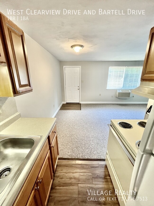 Building Photo - Newly-renovated 1-Bed Convenient to I-83 &...