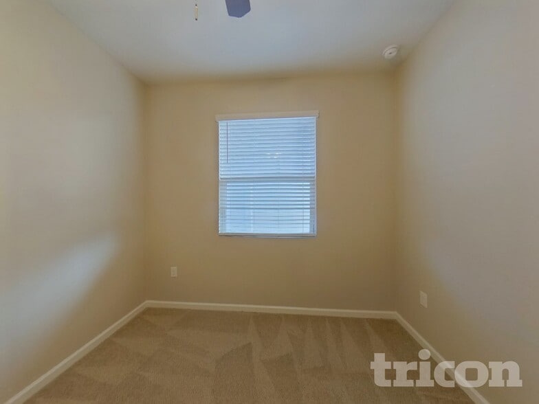 Building Photo - 676 Meadow Pointe Dr