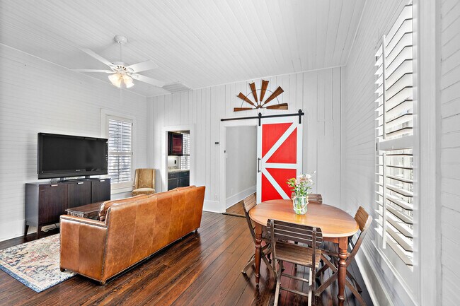 Building Photo - 2013 Decatur St