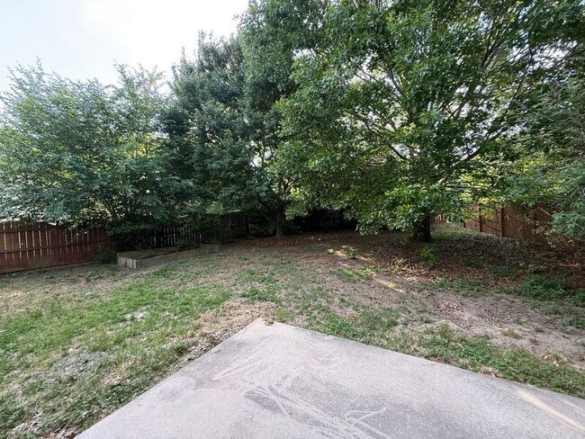 Building Photo - 2113 Trefoil Ln