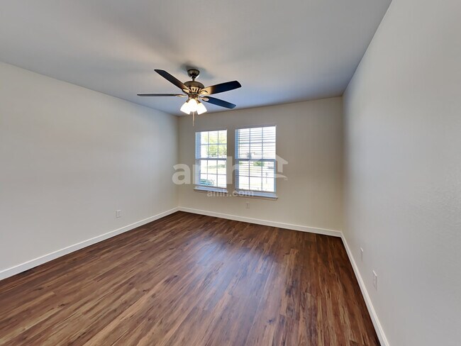 Building Photo - 803 Windflower Dr