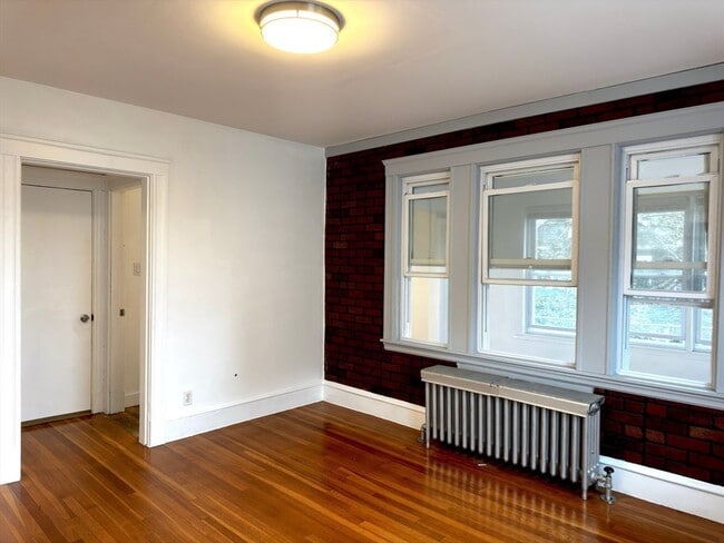 Building Photo - 40 Almont St