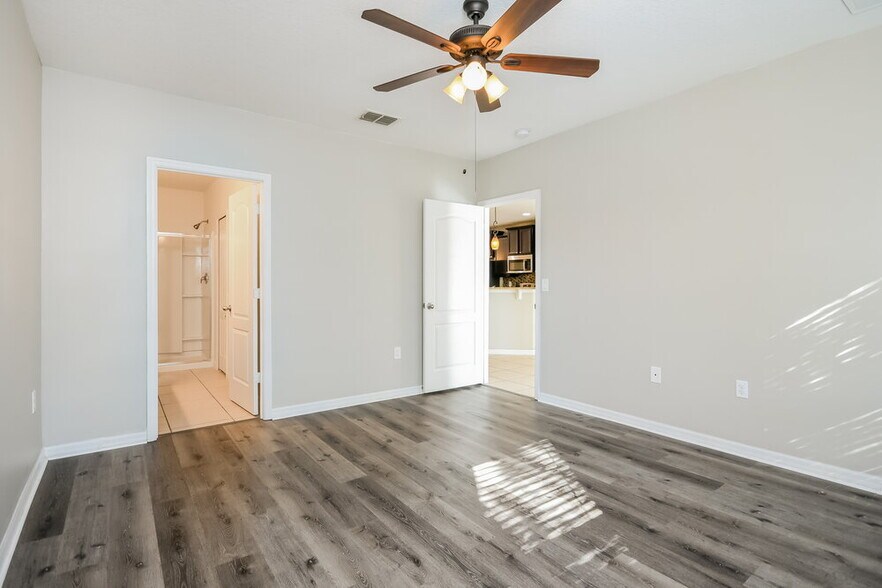 Building Photo - 3725 Ryegrass St