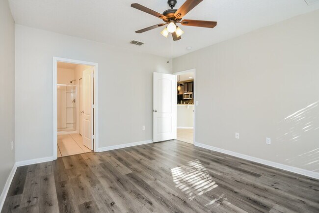 Building Photo - 3725 Ryegrass St