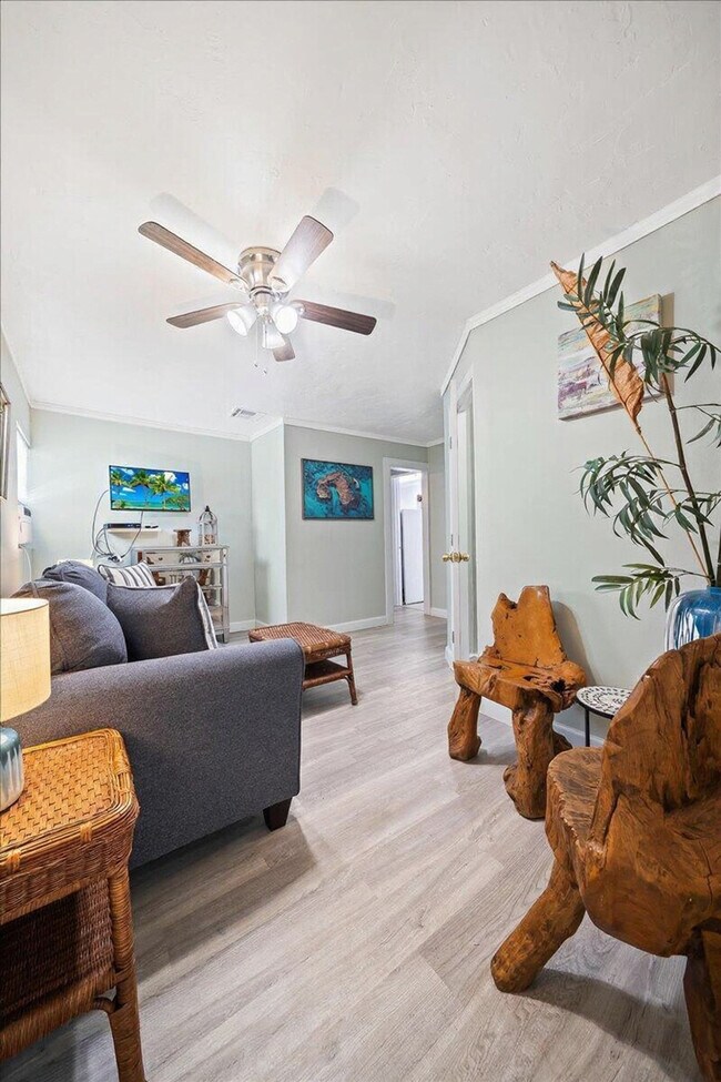 Building Photo - 140 McLeod St