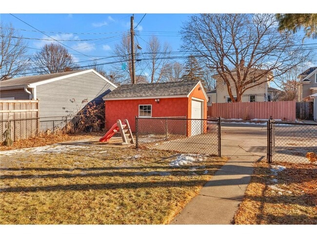 Building Photo - 445 Upton Ave S