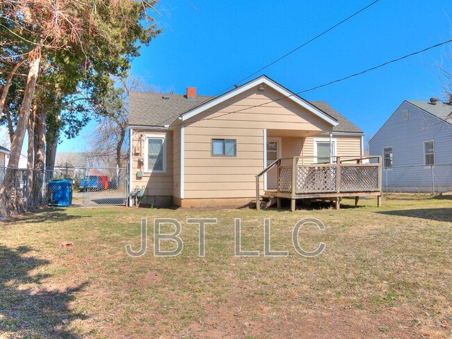 Building Photo - 224 W Ercoupe Dr