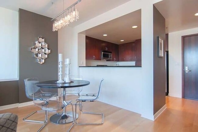 Building Photo - South Beach - 1 BR, 1BA Condo 814 Sq. Ft. ...