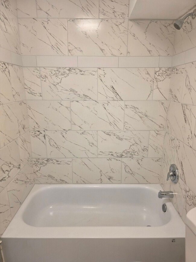 Building Photo - 1840 Huntington Blvd