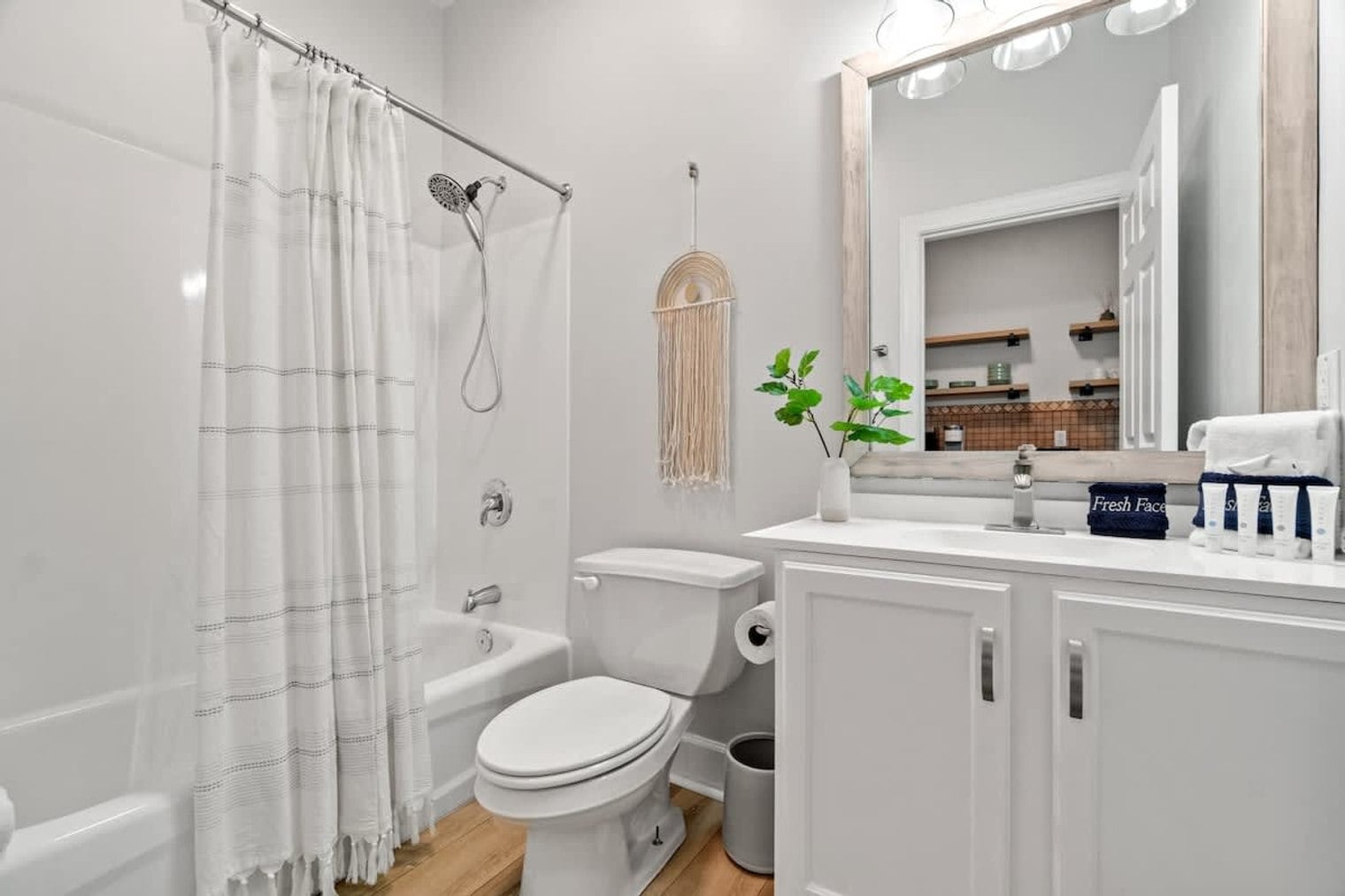 Building Photo - 10343 E County Hwy 30A