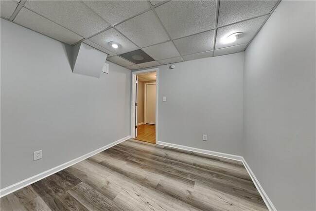 Building Photo - 2157 Brandon Lee Dr SW