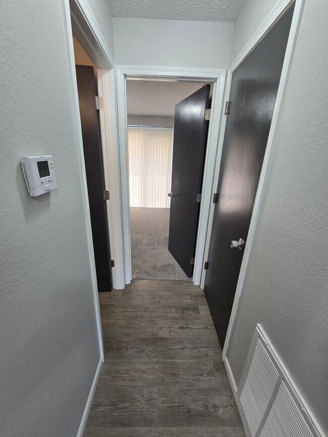 Building Photo - 1 Bedroom Apartment in Osage Beach!