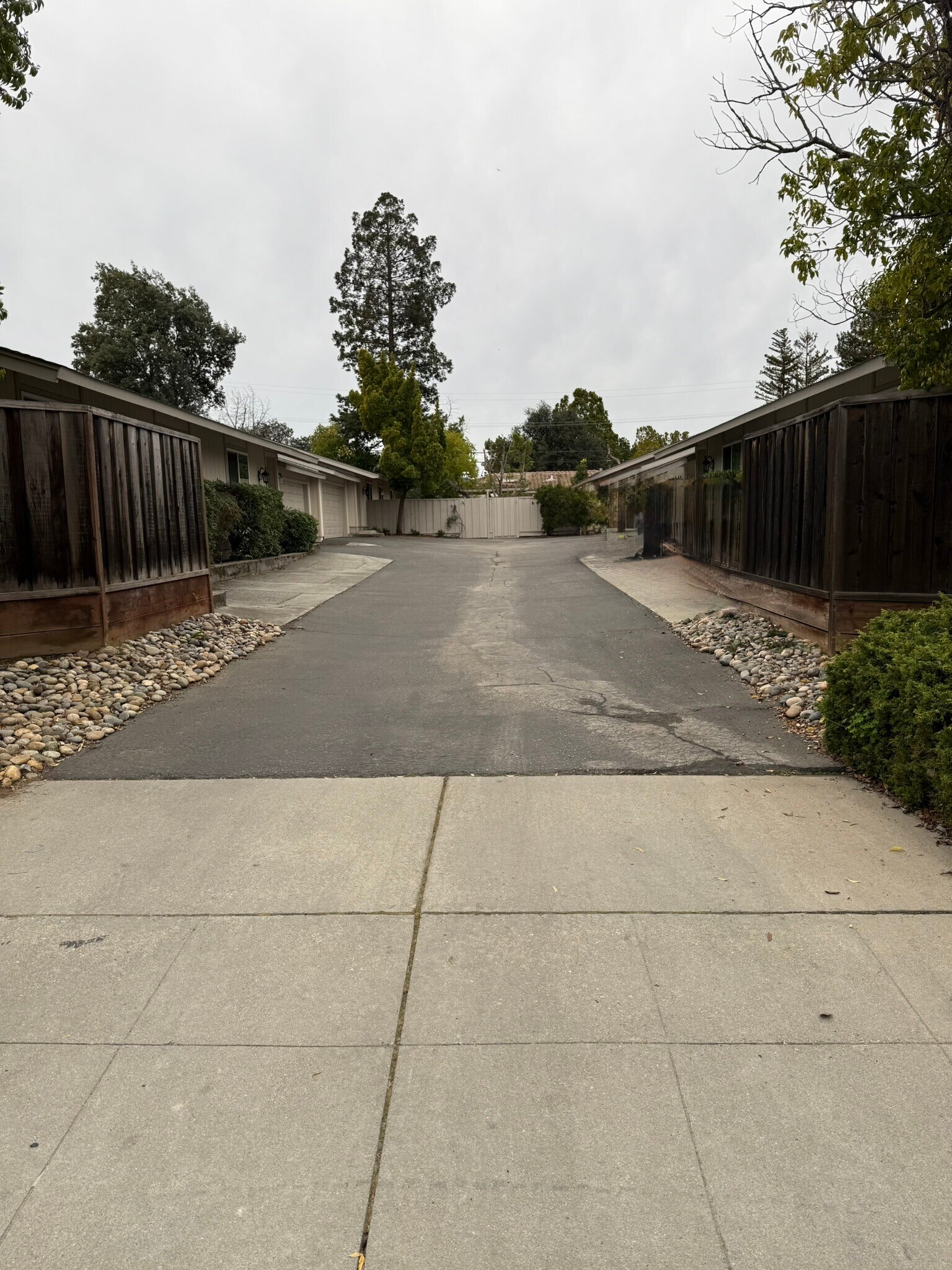 Building Photo - 1677 Canary Dr