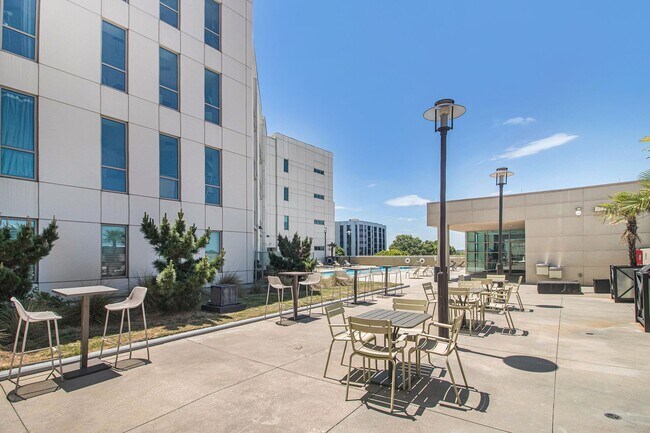 Building Photo - 1100 Howell Mill Rd NW