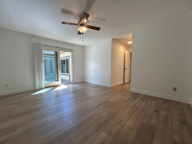 Building Photo - Spacious 4-Bedroom 2.5 Bath Single-Story H...