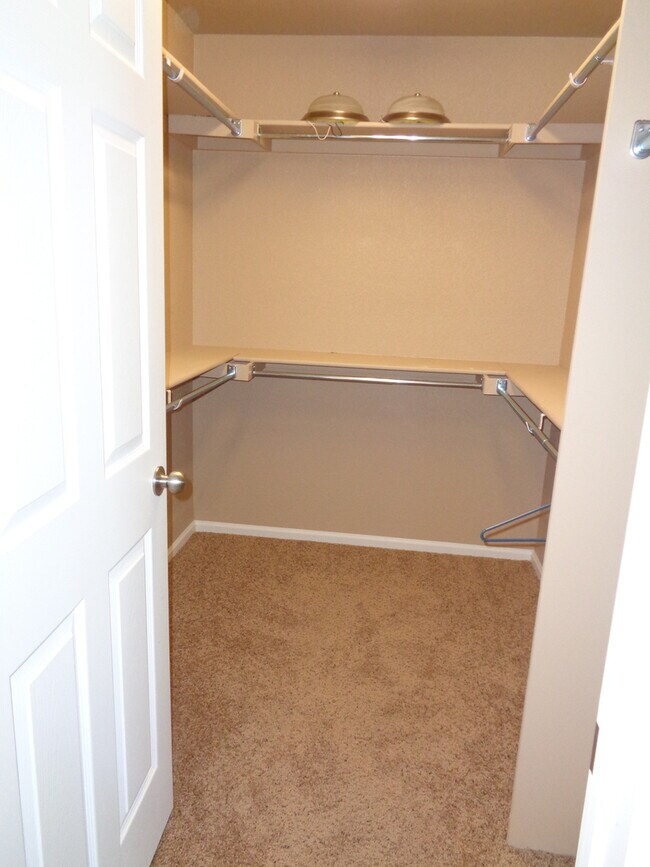 Building Photo - BANNING LEWIS TWO STORY WITH CENTRAL AC & ...