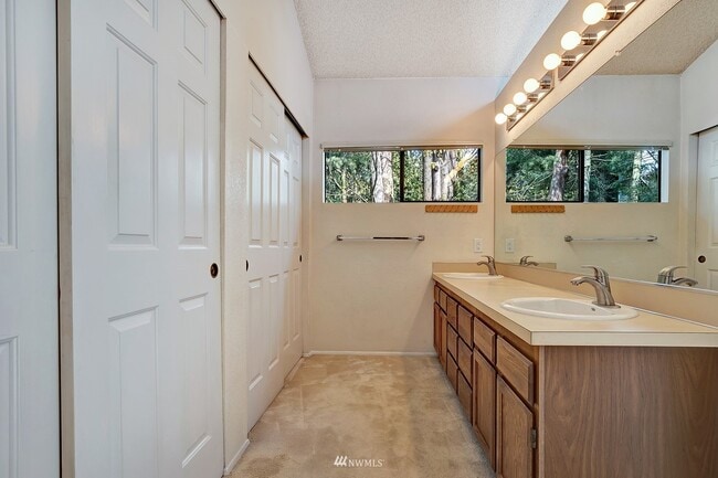 Building Photo - 15212 Sunwood Blvd