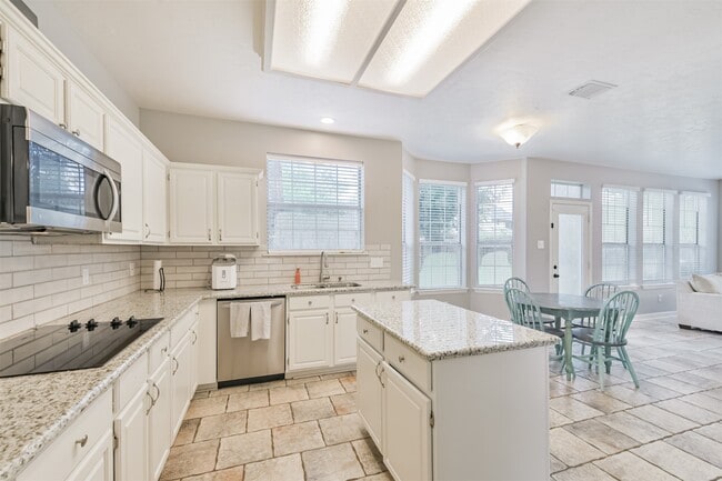 Building Photo - 20422 Maple Meadows Ct