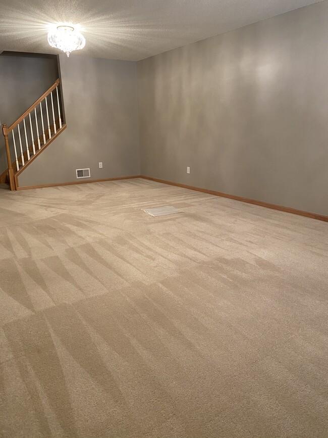 Building Photo - 15222 Florist Cir